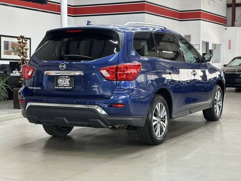 Used 2020 Nissan Pathfinder SL AWD/4WD image 2