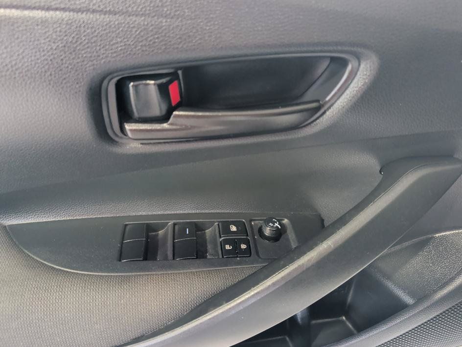 Used 2023 Toyota Corolla LE w/ LE Convenience Package FWD image 17