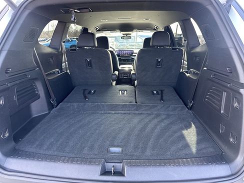 Used 2025 Buick Enclave Preferred image 10