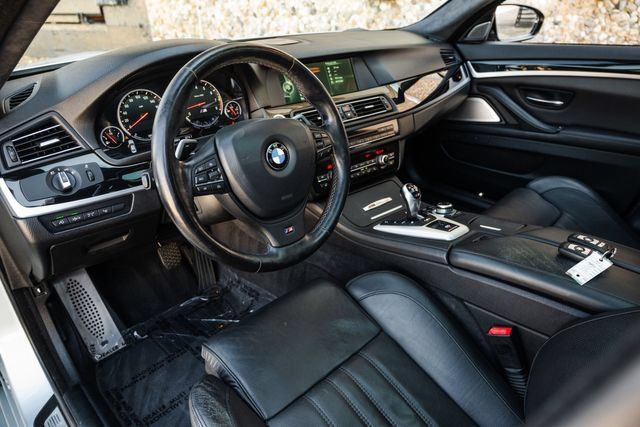 Used 2013 BMW M5 RWD image 2