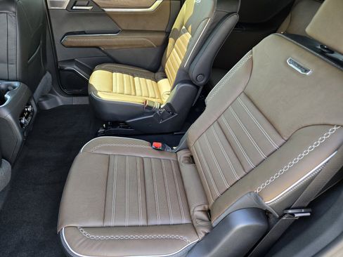 New 2026 GMC Acadia Denali Ultimate AWD/4WD image 6