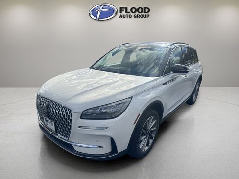 New 2026 Lincoln Corsair Premiere image 3