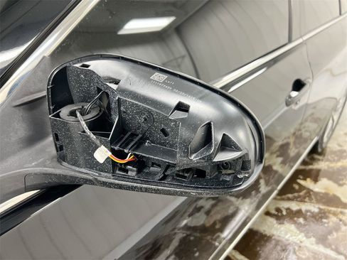 Used 2016 Toyota Camry XLE image 30