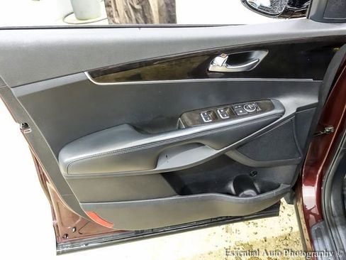 Used 2018 Kia Sorento AWD image 18