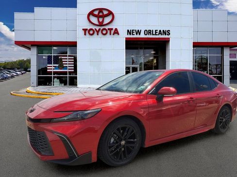 Used 2025 Toyota Camry SE w/ Convenience Package FWD image 1