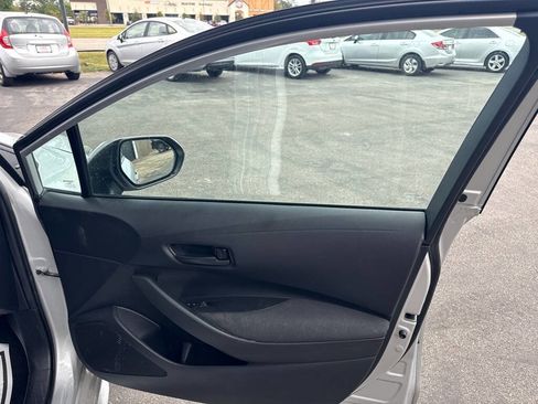 Used 2022 Toyota Corolla LE image 16