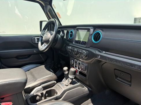 Used 2021 Jeep Wrangler Unlimited Rubicon 4xe w/ Cold Weather Group AWD/4WD image 39