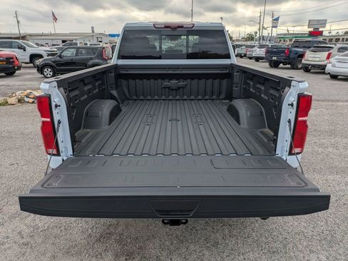 New 2026 Chevrolet Silverado 2500 High Country w/ High Country Premium Package AWD/4WD image 32