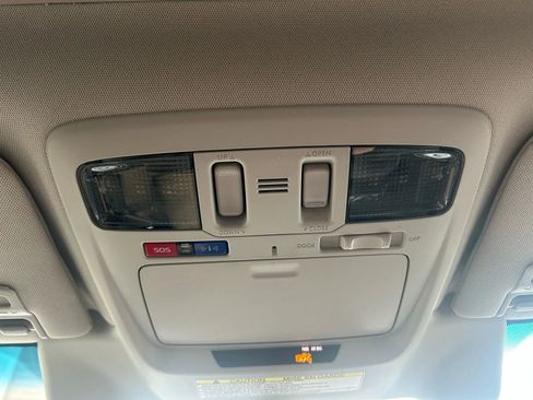 Used 2018 Subaru Outback 2.5i Limited image 12