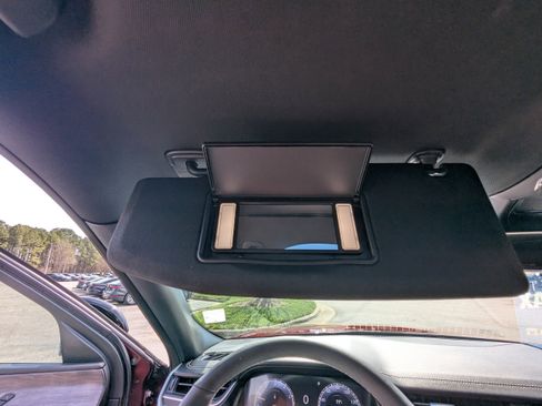 Certified 2025 Jeep Grand Cherokee Limited w/ Black Appearance Package image 30