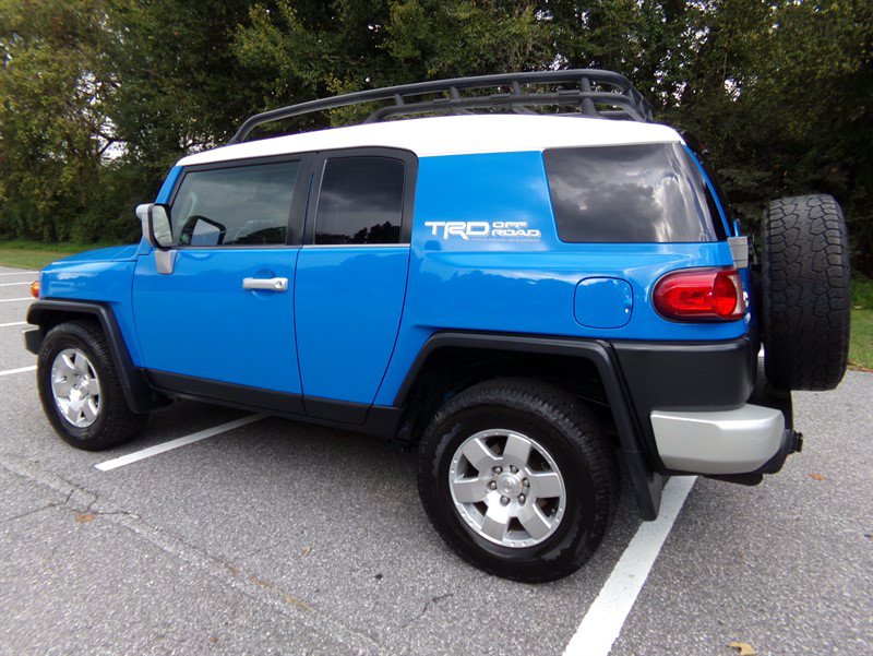 Used 2007 Toyota FJ Cruiser 4WD w/ Upgrade Pkg 2 image 9