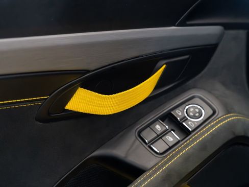 Used 2022 Porsche 718 Cayman GT4 image 16