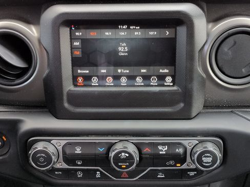Used 2023 Jeep Wrangler Unlimited Sport AWD/4WD image 18