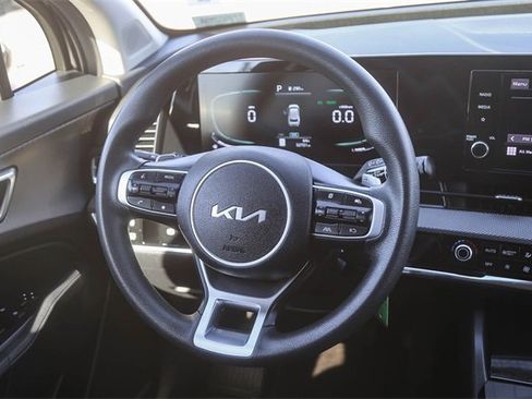 Used 2023 Kia Sportage LX image 15