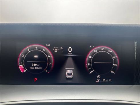 Used 2025 Volkswagen Tiguan SE image 15