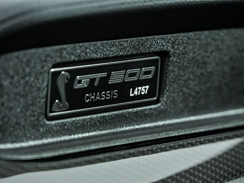 Used 2020 Ford Mustang Shelby GT500 w/ Carbon Fiber Track Pack RWD image 27