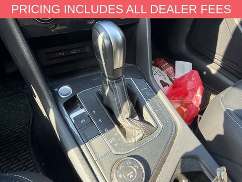 Used 2021 Volkswagen Tiguan SE AWD/4WD image 16