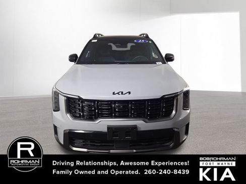 Certified 2025 Kia Sorento SX Prestige image 3