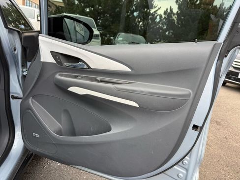 Used 2018 Chevrolet Bolt Premier w/ Driver Confidence II Package FWD image 26