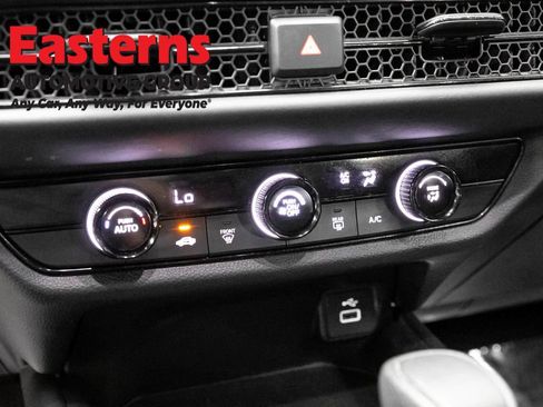 Used 2023 Honda HR-V LX image 18