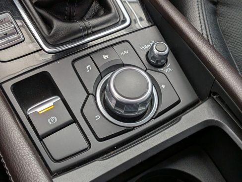 Used 2017 MAZDA MAZDA3 Grand Touring image 23