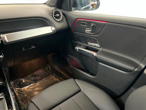 New 2026 Mercedes-Benz GLB 250 4MATIC image 10