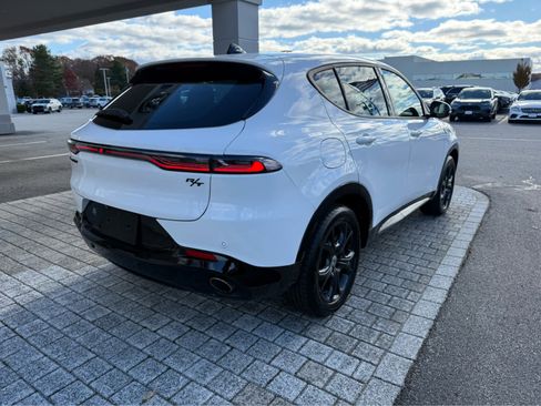 Used 2025 Dodge Hornet R/T w/ R/T Blacktop Package image 9