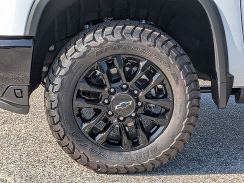 New 2026 Chevrolet Silverado 2500 LTZ w/ LTZ Plus Package AWD/4WD image 11