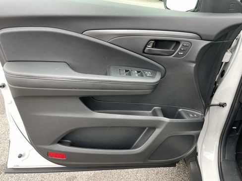 Used 2023 Honda Passport EX-L image 17