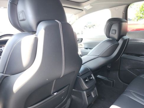 New 2025 Cadillac Optiq Luxury 2 image 14