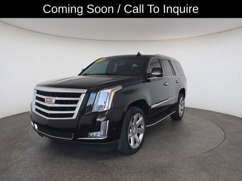 Used 2019 Cadillac Escalade Luxury AWD/4WD image 2