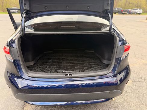 Used 2020 Toyota Corolla LE FWD image 28