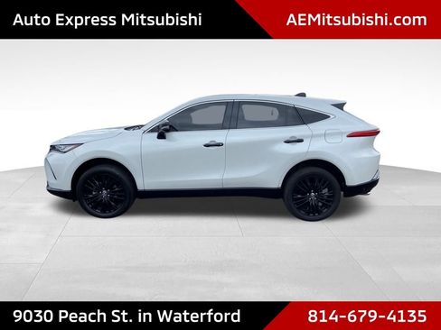 Used 2023 Toyota Venza Nightshade image 4