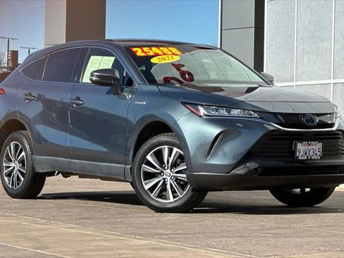 Certified 2021 Toyota Venza LE image 2