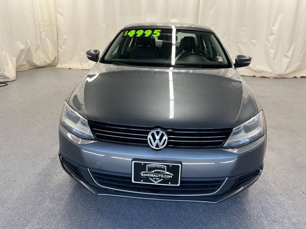 Used 2013 Volkswagen Jetta SE FWD image 2