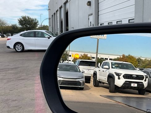 Used 2025 Chevrolet Equinox LT image 19