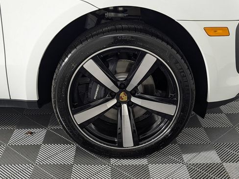 New 2026 Porsche Macan AWD/4WD image 14