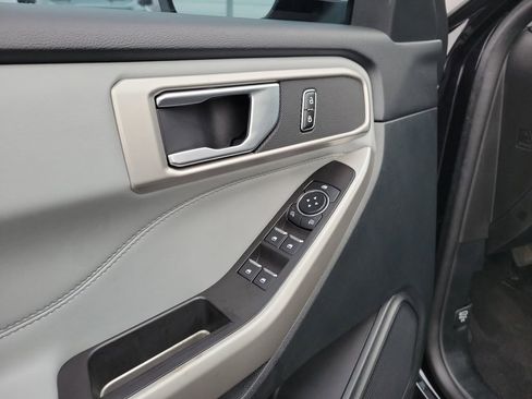 Certified 2023 Ford Explorer XLT w/ Equipment Group 202A image 19