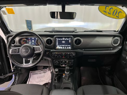 Used 2022 Jeep Wrangler Unlimited Sahara w/ Cold Weather Group image 33