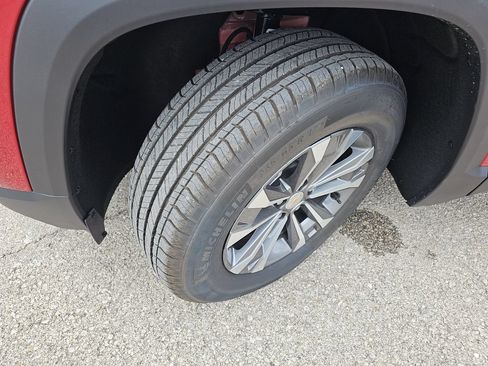 Used 2026 Chevrolet Equinox LT w/ Safety and Technology Package AWD/4WD image 38