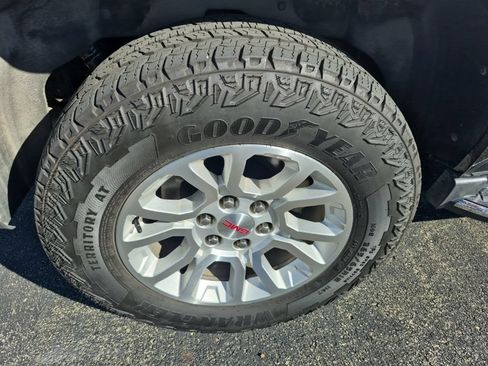 Used 2019 GMC Yukon SLE w/ HD Trailering Package AWD/4WD image 9