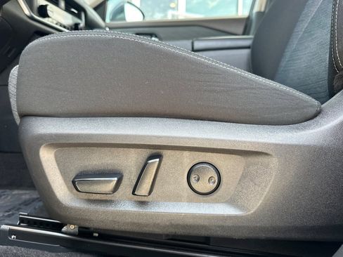 Used 2023 Nissan Rogue SV image 13