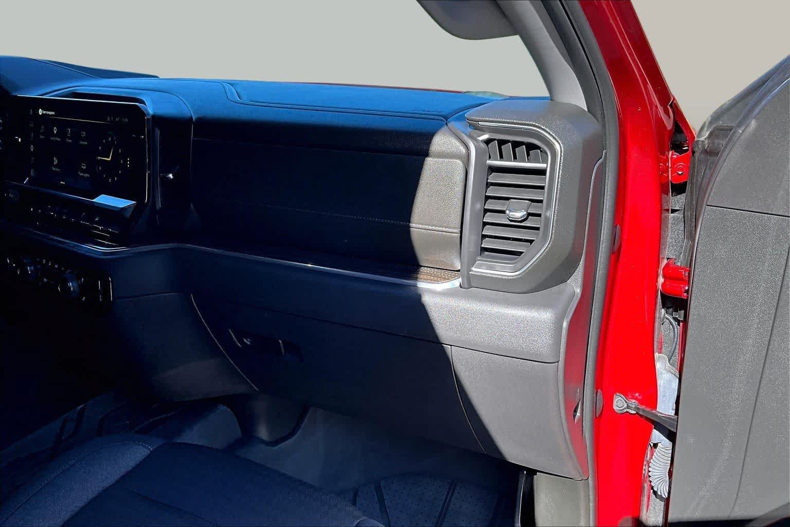 Used 2023 Chevrolet Silverado 1500 LT AWD/4WD image 19
