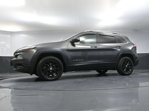 Used 2016 Jeep Cherokee Latitude w/ North All-Season Group AWD/4WD image 50