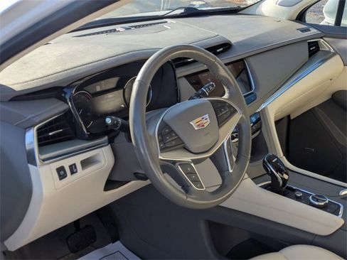 Used 2022 Cadillac XT5 Premium Luxury image 14