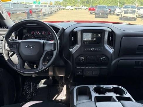 Used 2019 Chevrolet Silverado 1500 Custom Trail Boss w/ Custom Convenience Package AWD/4WD image 14