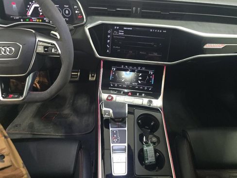 Used 2024 Audi RS 6 performance image 11