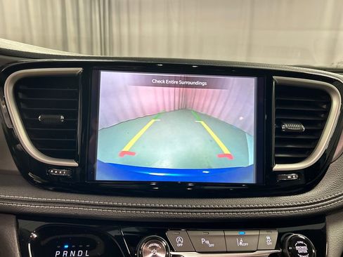 New 2026 Chrysler Pacifica Select image 16