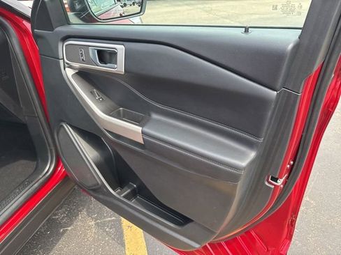Used 2023 Ford Explorer XLT w/ Equipment Group 202A AWD/4WD image 6