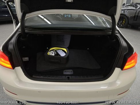 Used 2018 BMW 530e RWD image 46